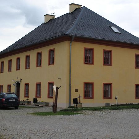 Penzion na Faře Dubenec Esterno foto