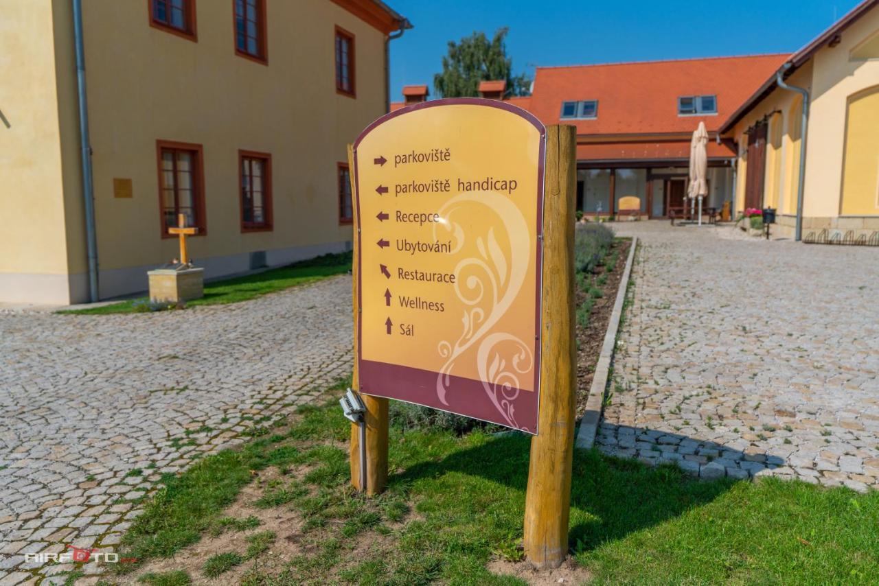 Penzion na Faře Dubenec Esterno foto