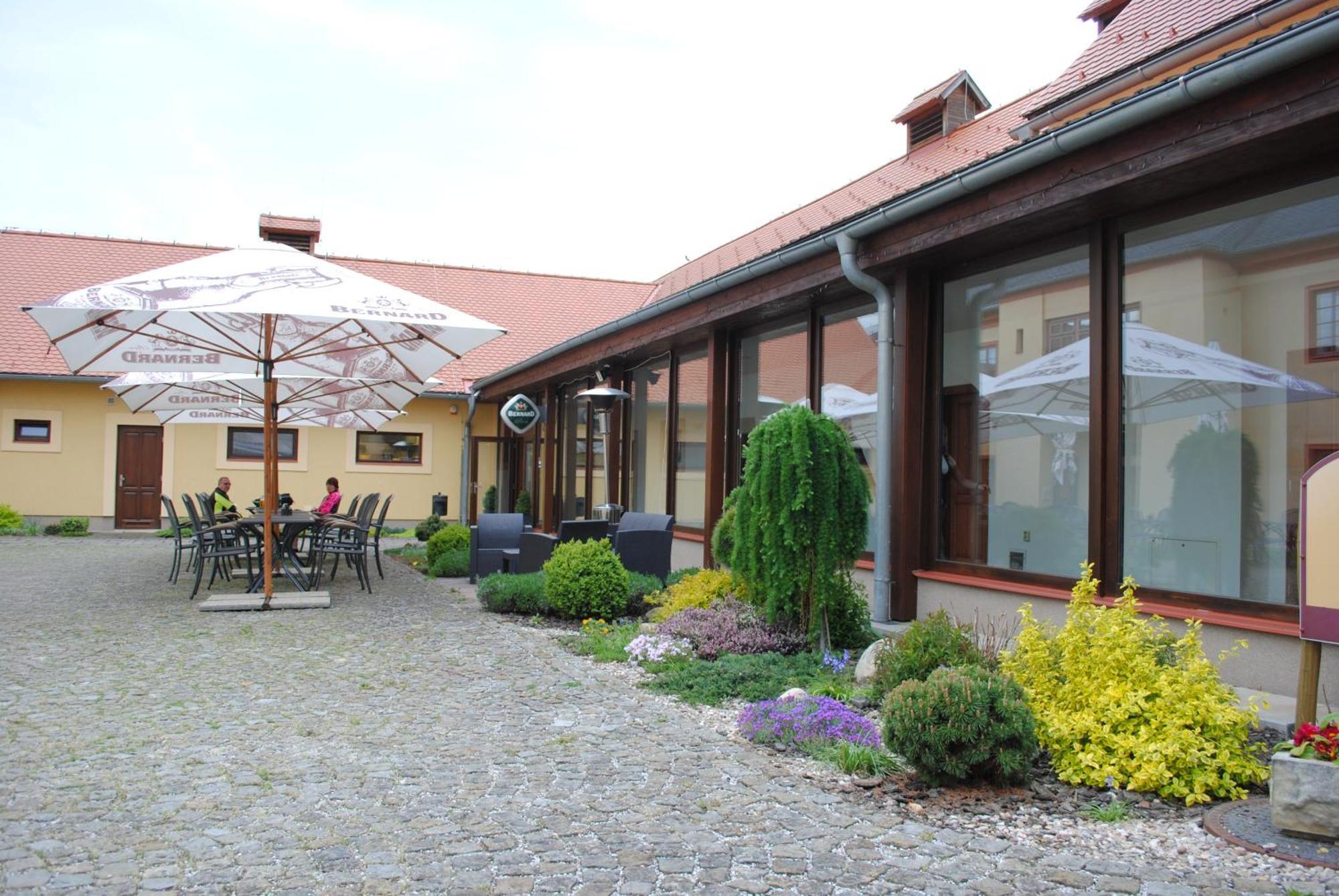 Penzion na Faře Dubenec Esterno foto